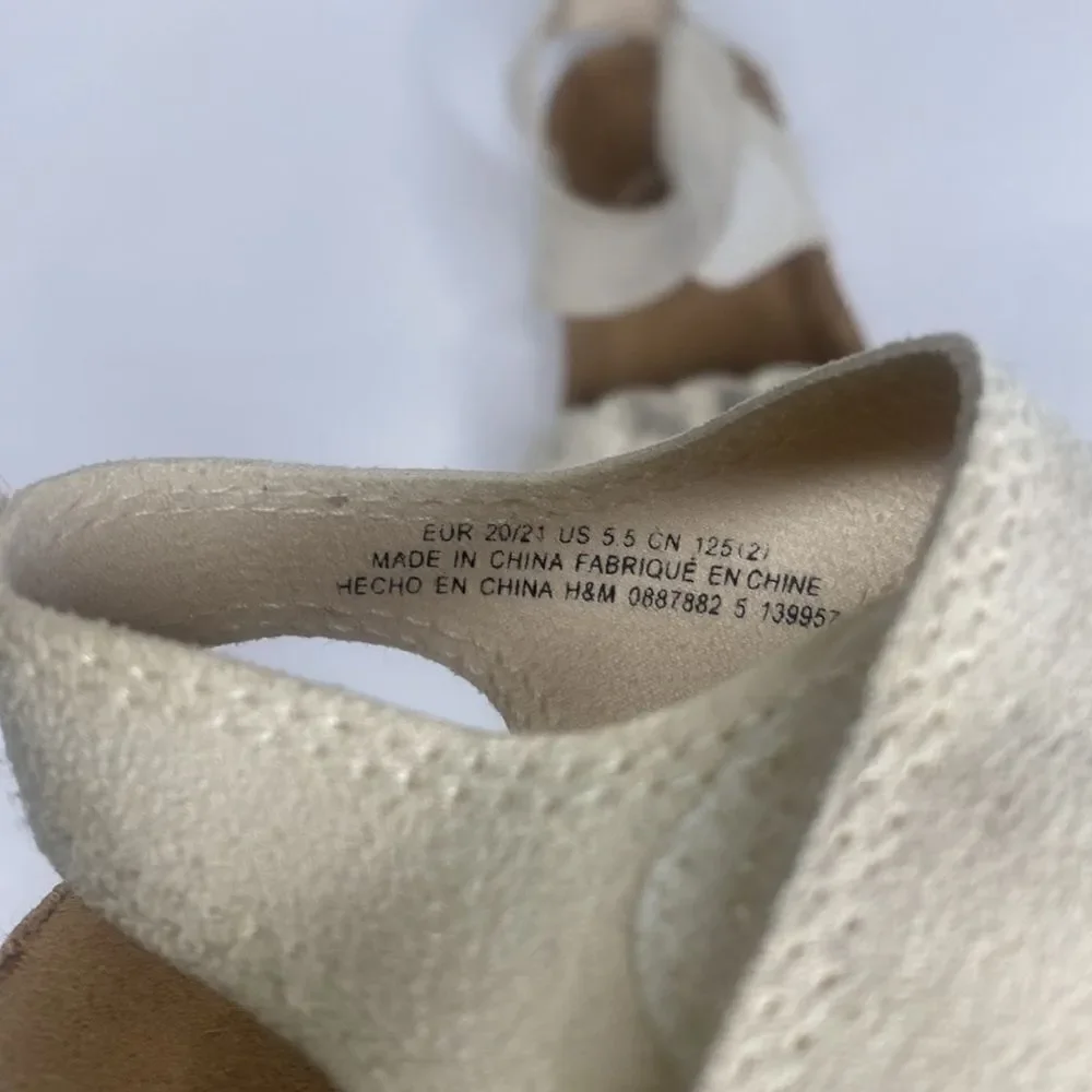 Good Things Happen Baby Sandals White Size 5.5